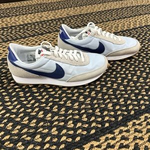 Nike Daybreak Women’s 8.5 Light Blue and Navy - Worn twice